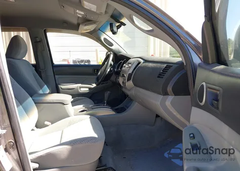 2011 Toyota Tacoma Prerunner V6 z USA, uszkodzony, nr VIN 5TFJU4GN3BX011764